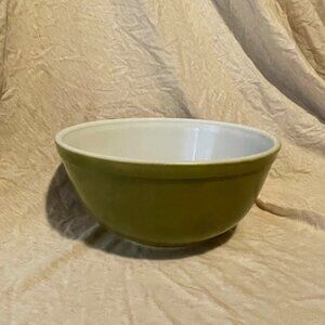 VINTAGE Pyrex Bowl Avocado Green Cinderella #403